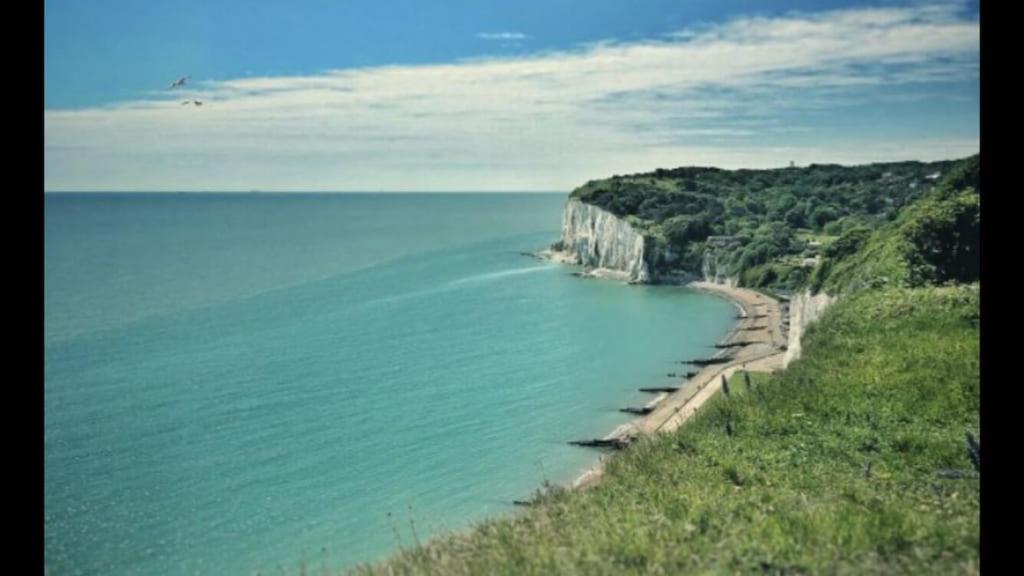 Foxes Sea Side Retreat Deluxe Chalet Is A Lovely Holiday Home Tucked Away On The Kent Coast Kingsdown  Exteriér fotografie