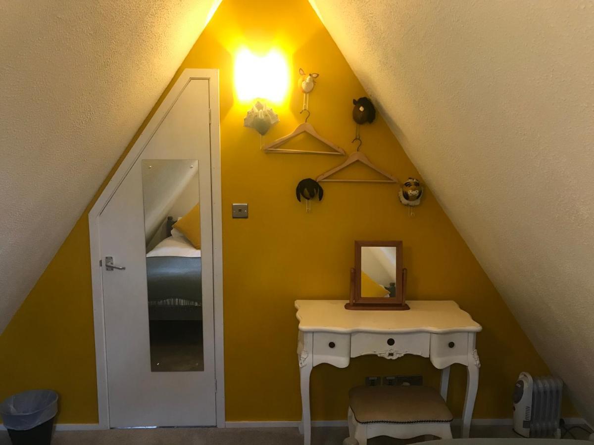 Foxes Sea Side Retreat Deluxe Chalet Is A Lovely Holiday Home Tucked Away On The Kent Coast Kingsdown  Exteriér fotografie