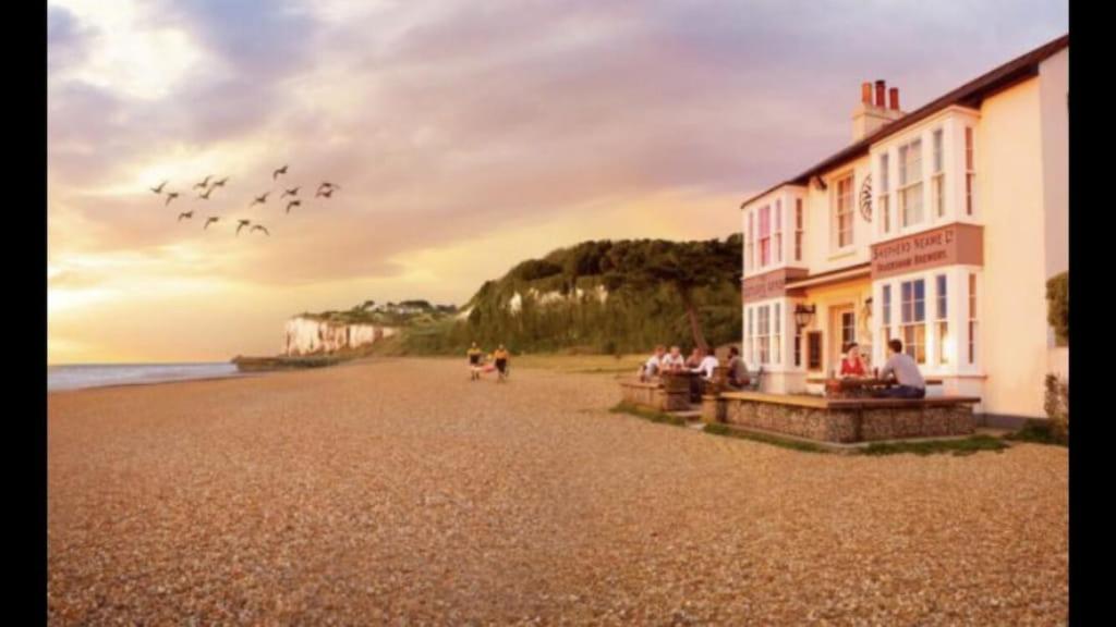 Foxes Sea Side Retreat Deluxe Chalet Is A Lovely Holiday Home Tucked Away On The Kent Coast Kingsdown  Exteriér fotografie