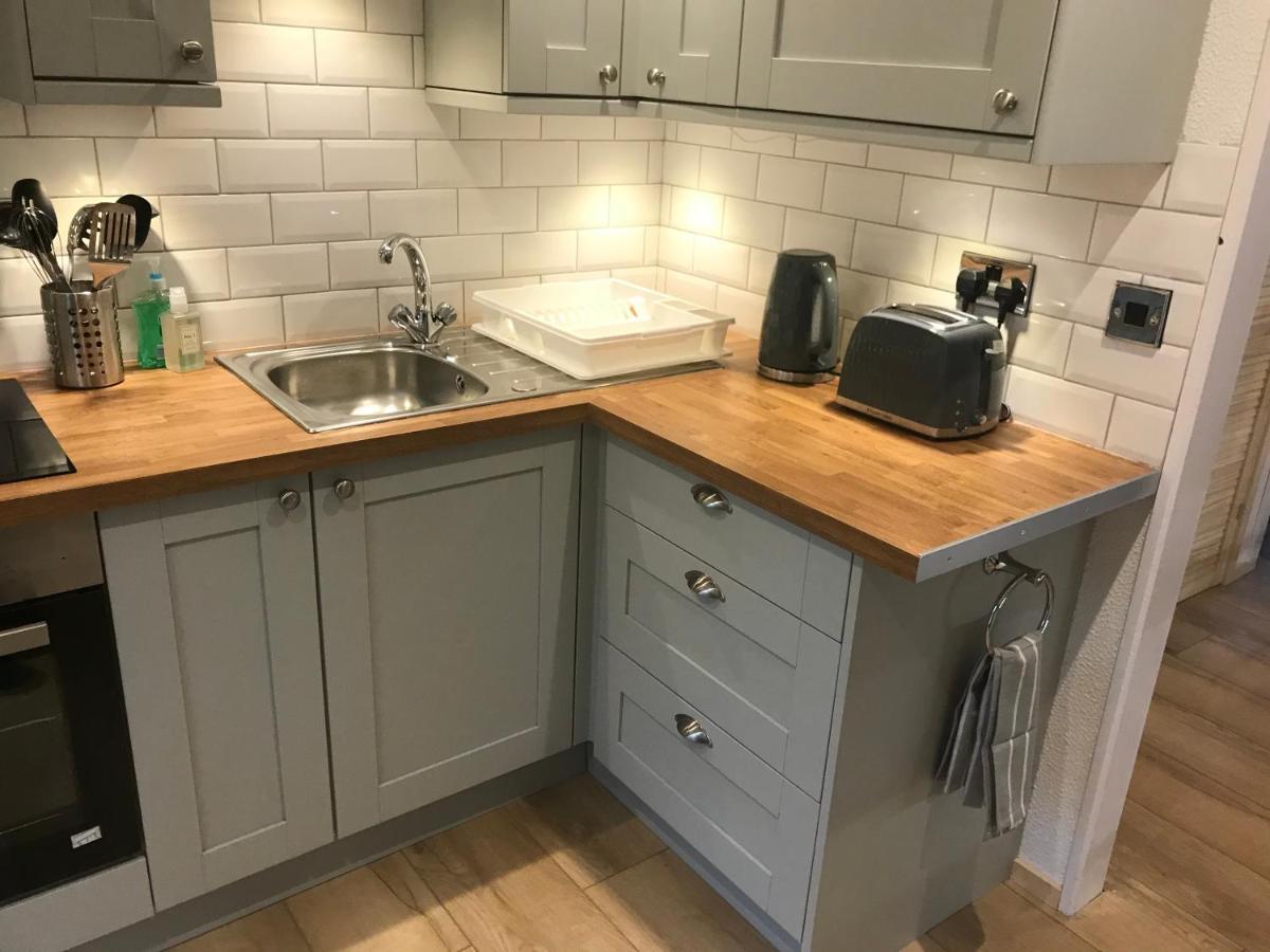 Foxes Sea Side Retreat Deluxe Chalet Is A Lovely Holiday Home Tucked Away On The Kent Coast Kingsdown  Exteriér fotografie